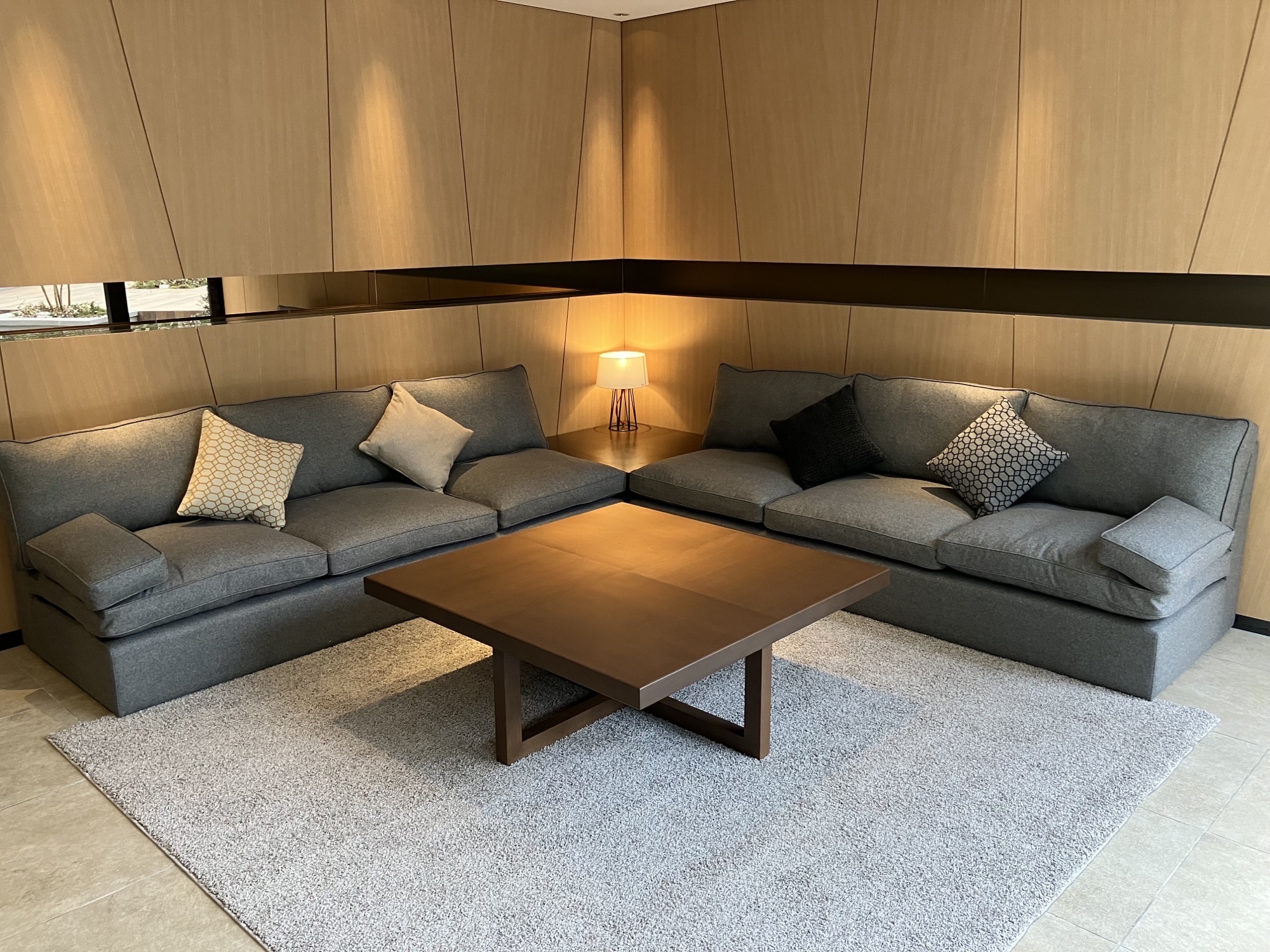 椅子の張り替えで新たな空間を演出する方法